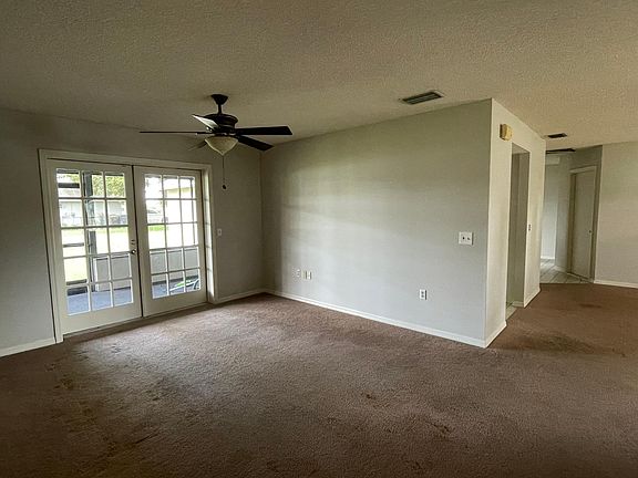 3rd image of 1045 Colony Park Dr