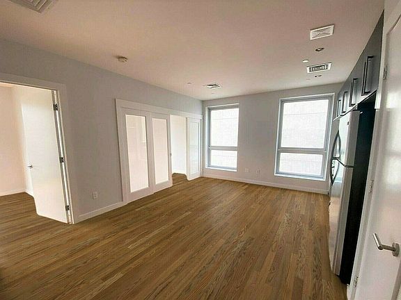 4th image of 25 Montrose Ave APT 505