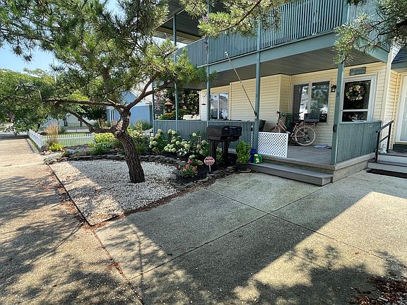 3rd image of 5 Wesley Ave #5