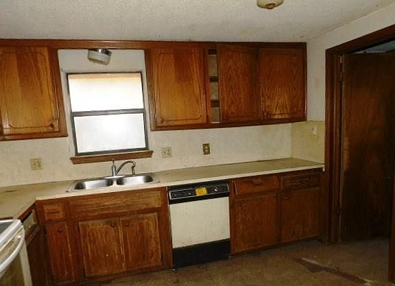 3rd image of 1112 Moonshine Ct