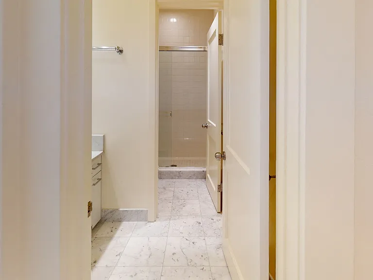 215 Upper Ter — Photo 25