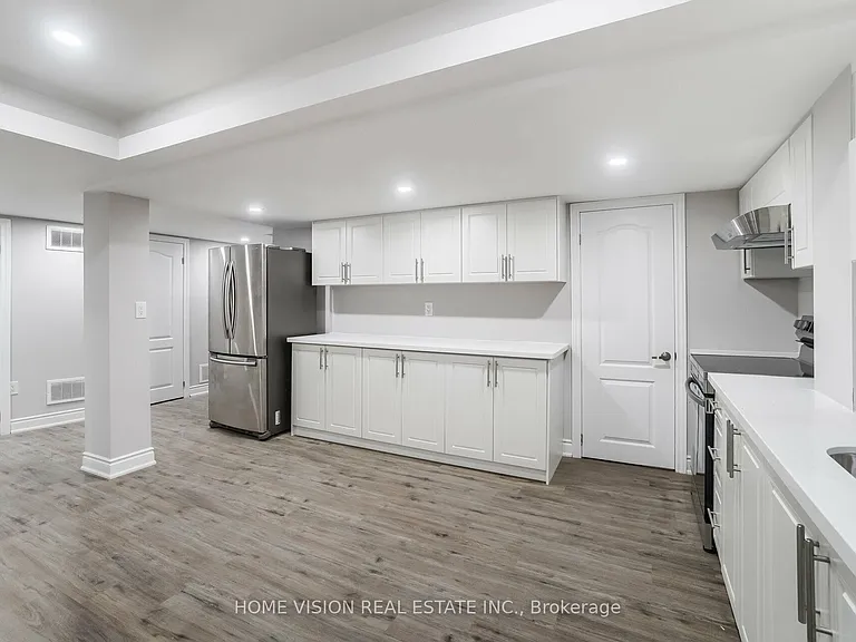 35 Little Britain Cres #BASEMENT — Photo 8