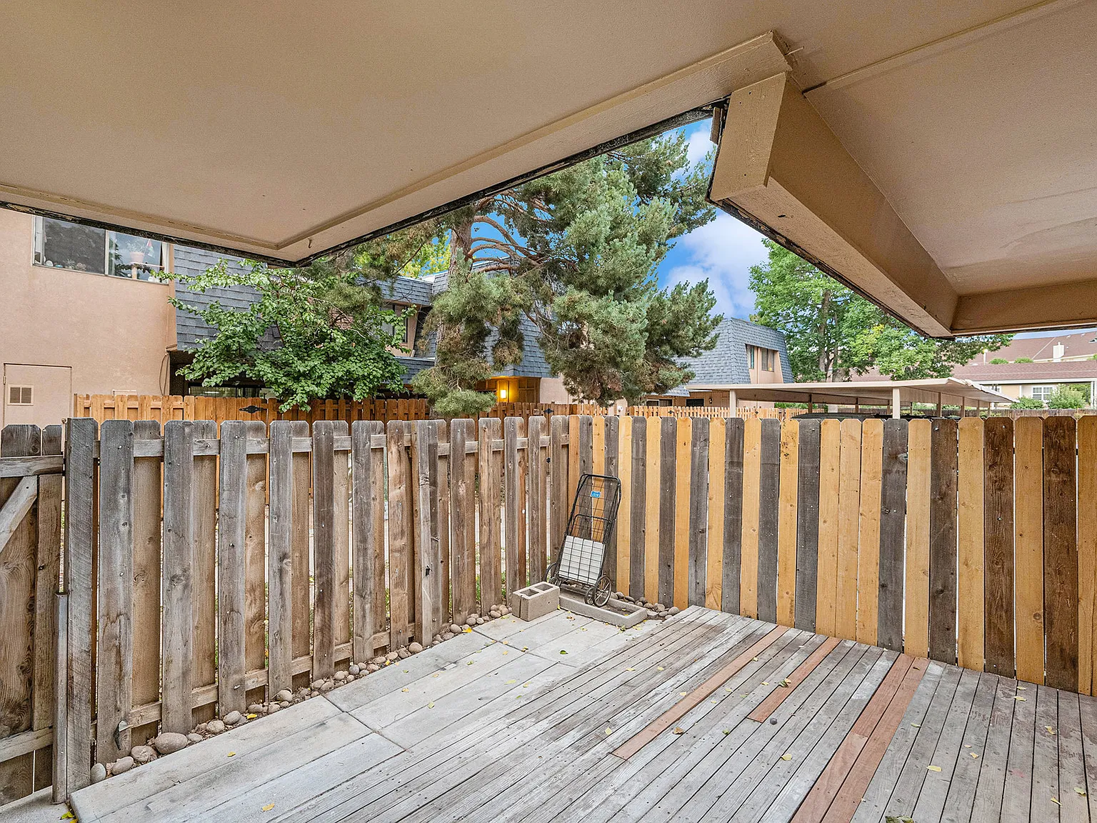 7995 E Mississippi Ave — Photo 4