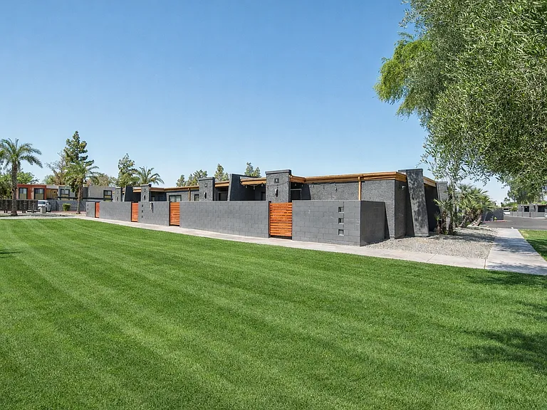Aqua Apartments — Photo 17