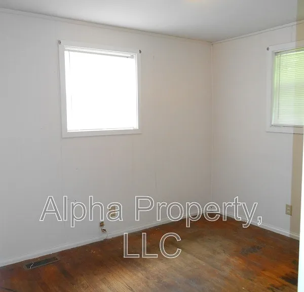 212 Campbell Ave — Photo 9
