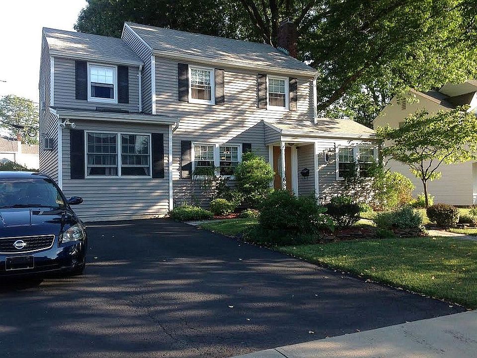 2nd image of 68 Elmwood Dr
