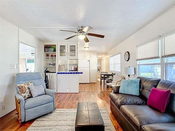 4th image of 2331 BELLEAIR ROAD #116