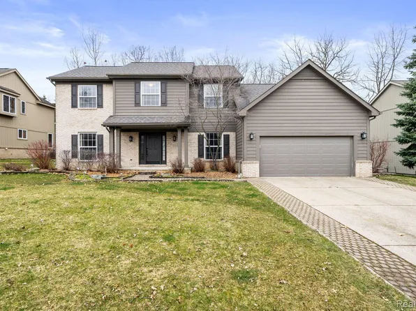 5591 Adderstone Dr, Clarkston, MI 48346