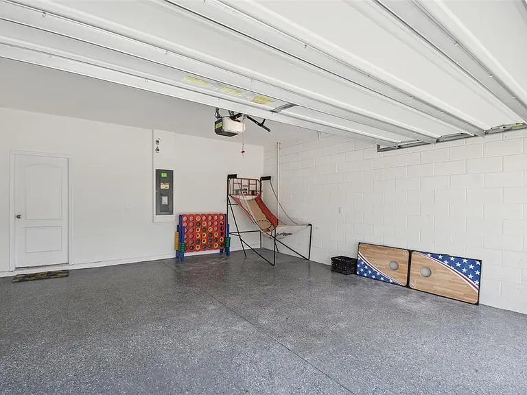 7704 Oakmoss Loop — Photo 75