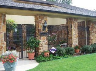 9700 Berkley Cir, Oklahoma City, OK 73162
