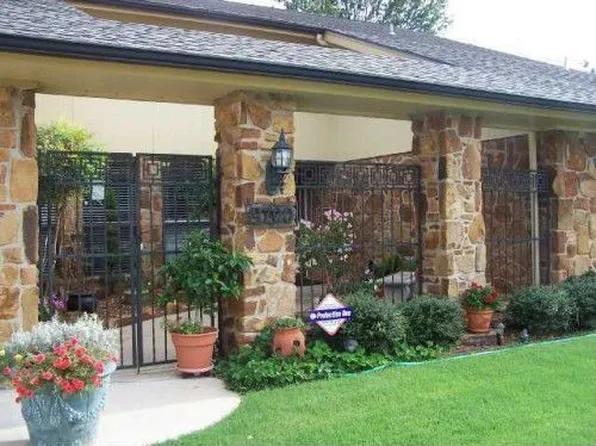 9700 Berkley Cir, Oklahoma City, OK 73162
