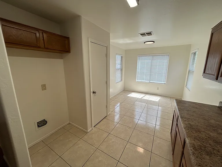 7028 S 46th Dr — Photo 10