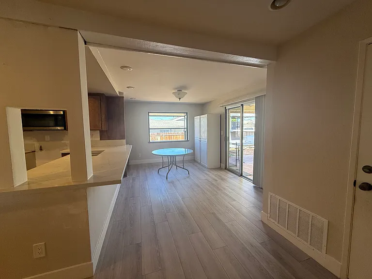1618 Parklawn Dr — Photo 22