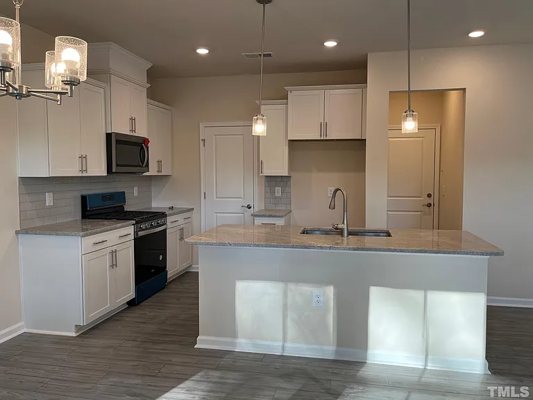359 Glen Clova Dr — Photo 5