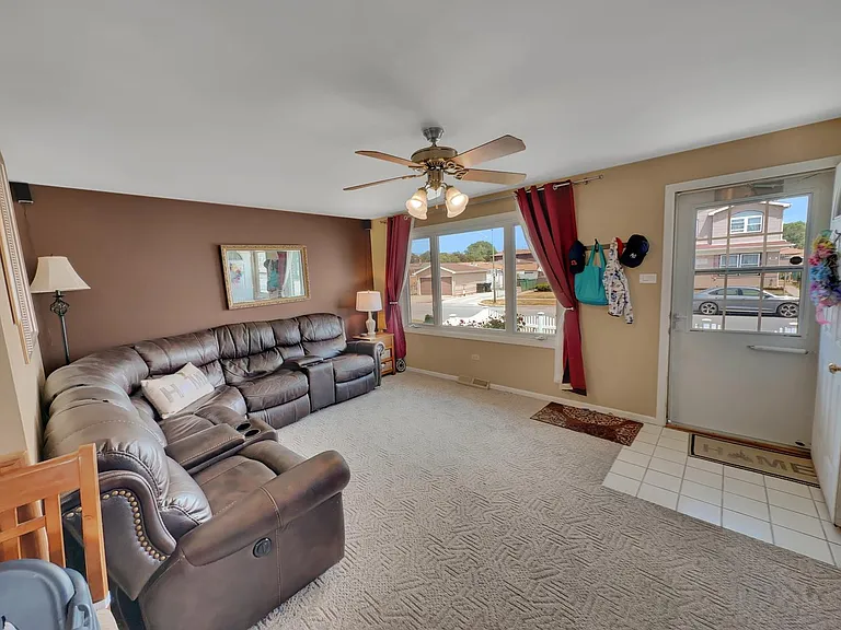 12716 S Saginaw Ave — Photo 6