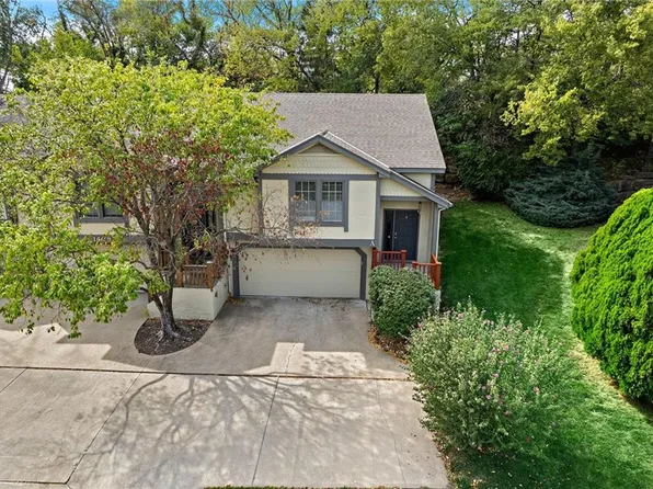 1428A Applegate Ct, Lawrence, KS 66049