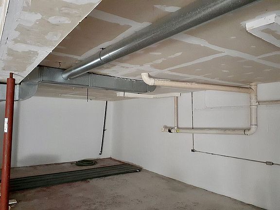 Garage/Basement Heated 