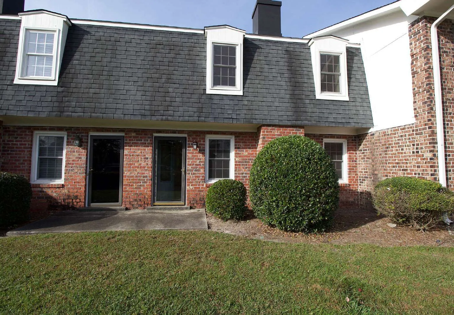3 bed, 2.5 bath, 1512 sqft, $1,500 — Photo 3
