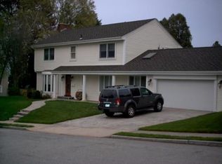 14 Henderson Rd, New London, CT 06320