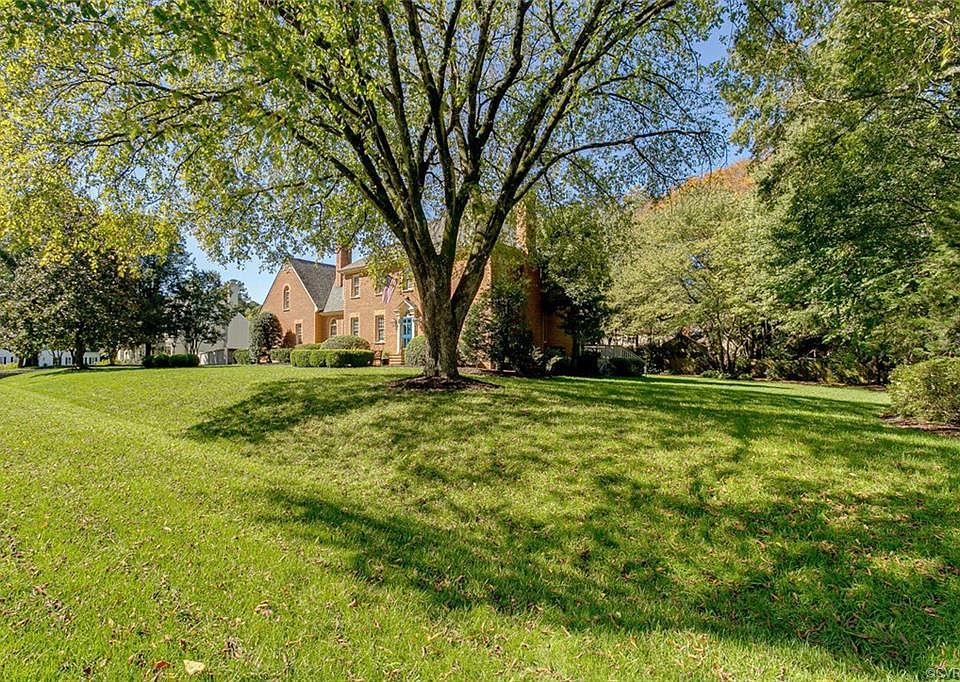 1st image of 104 Adingham Ct