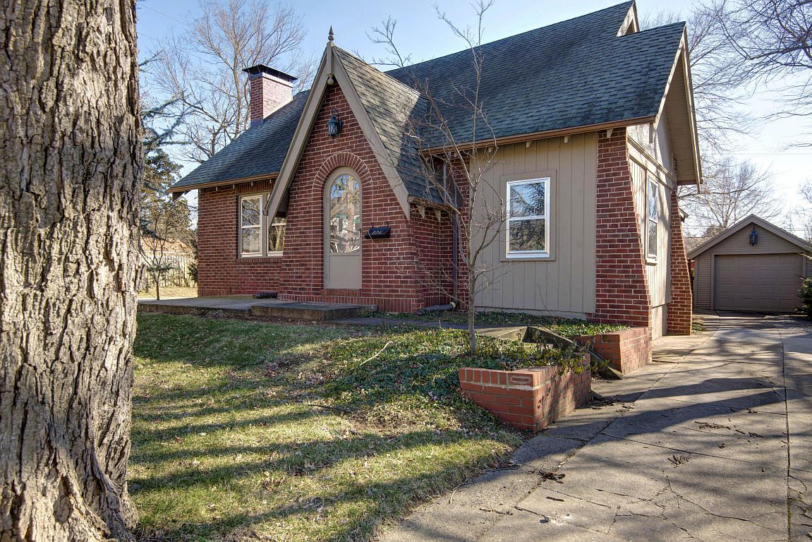 826 E Stanford St, Springfield, MO 65807 Zillow
