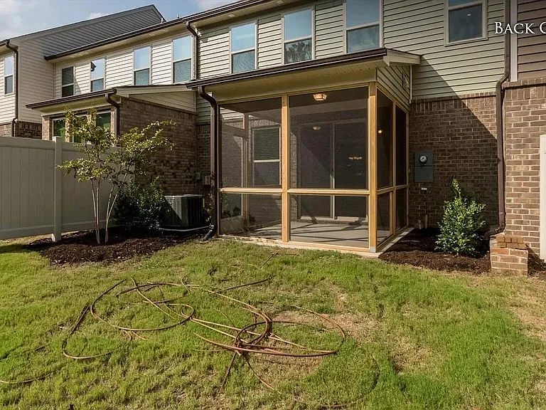 1007 Rexburg Dr — Photo 21