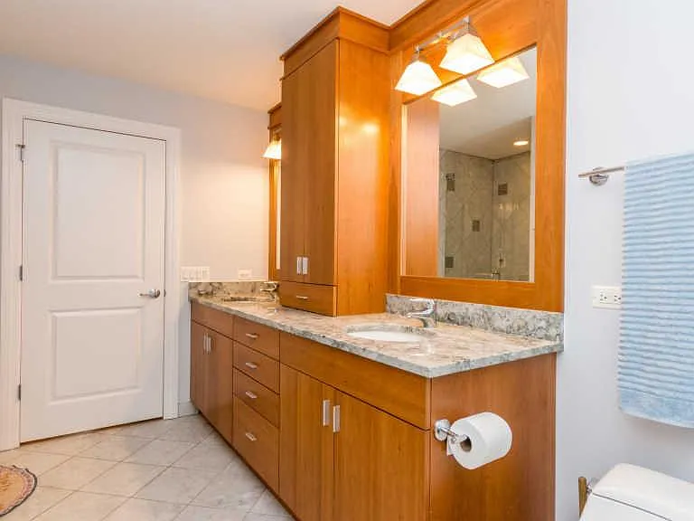 4113 N Southport Ave — Photo 16