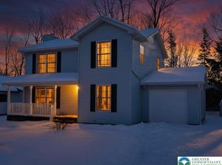 1120 Country Place Dr, Tobyhanna, PA 18466