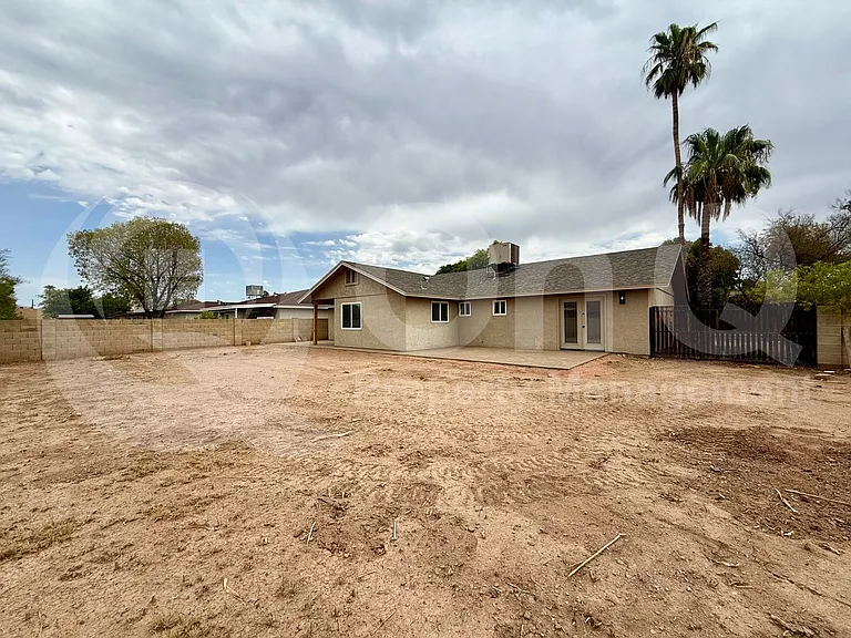 1266 W Mendoza Ave — Photo 19