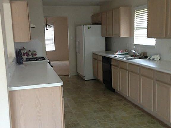 5th image of 9226 Garden Breeze Dr