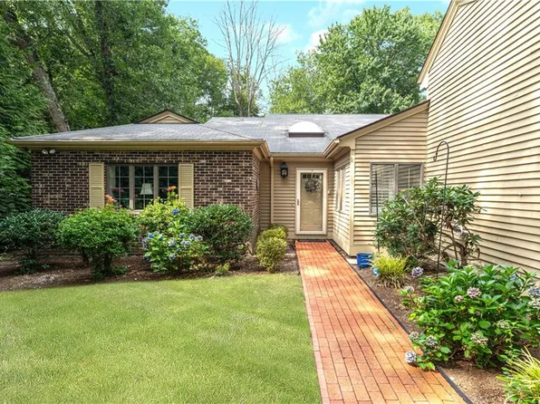 118 Pine Glen Dr, East Greenwich, RI 02818