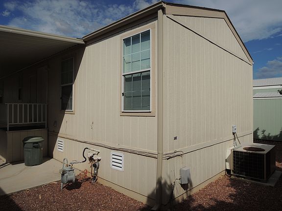 View of back of home