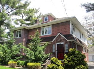 258 Washington Ave #1, Cedarhurst, NY 11516
