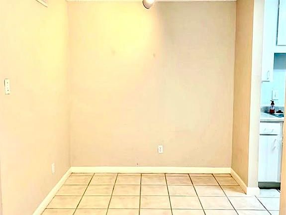 3rd image of 10047 Westpark Dr APT 62