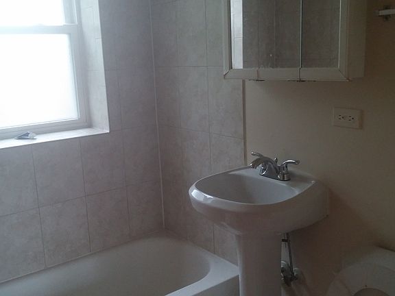 3rd image of 1216 W 78th St #1
