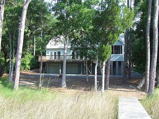 4th image of 2933 Island Dr SE