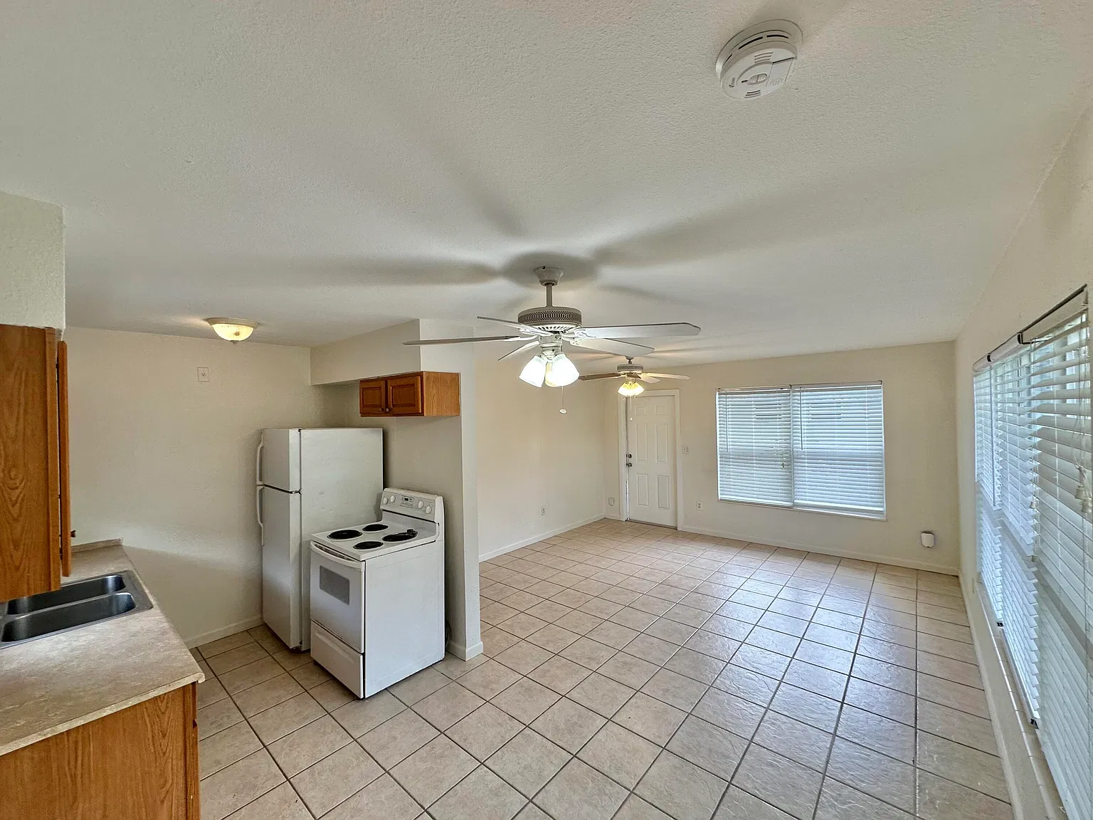 1 bed, 1.0 bath, 1357 sqft, $1,500 — Photo 3
