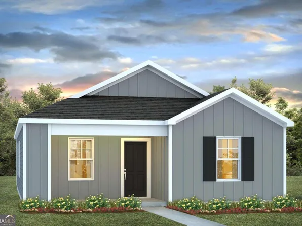 172 Lakeside Dr, Port Wentworth, GA 31407