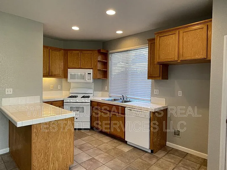4117 Rogers Canyon Rd — Photo 7
