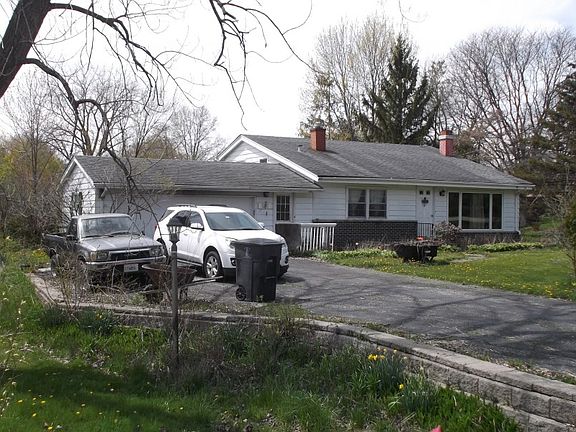 3rd image of 2221 Heathercliff Dr
