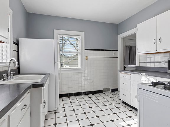 5th image of 412 Welty Ave