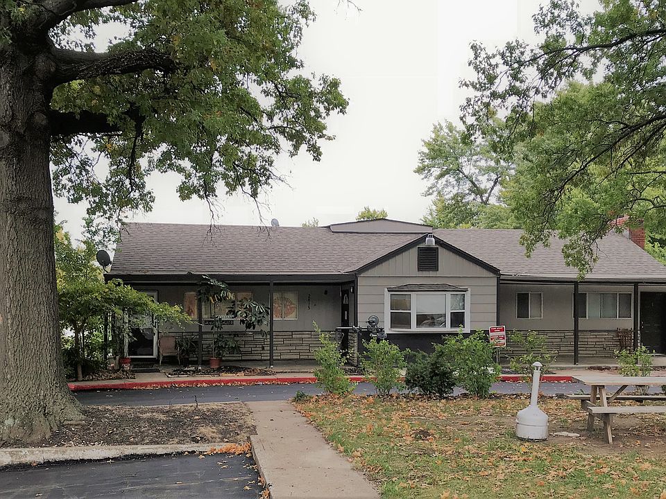 1st image of 2815 Merriam Ln #5069147