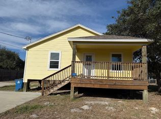 2121 Lone Star Rd, Rockport, TX 78382