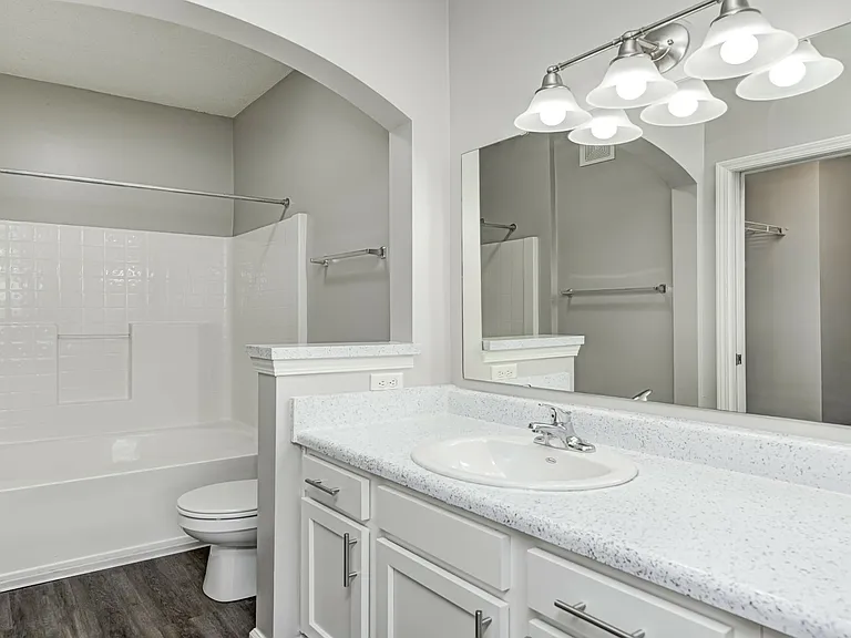 StoneBridge Luxury Apartment Homes — Photo 10