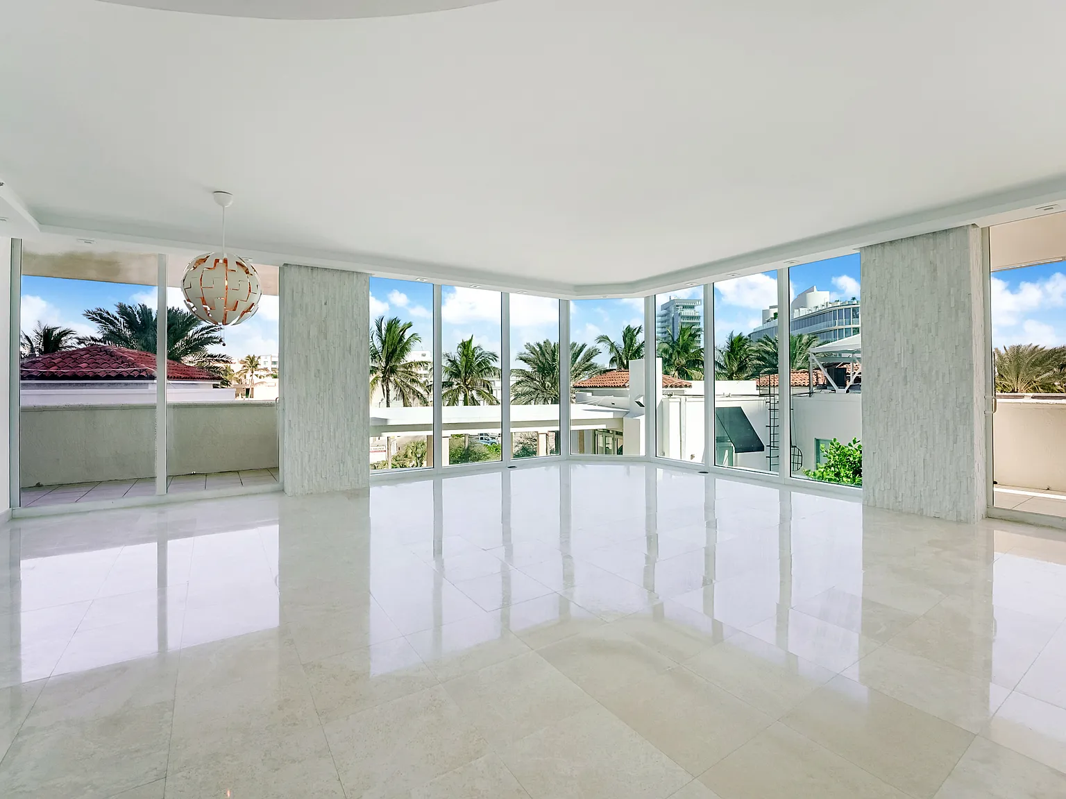 3 bed, 2.5 bath, 2340 sqft, $11,750 — Photo 3