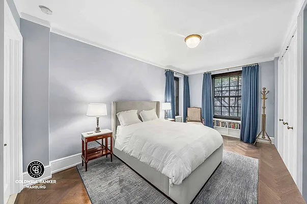 Sold by Coldwell Banker Warburg | media 5
