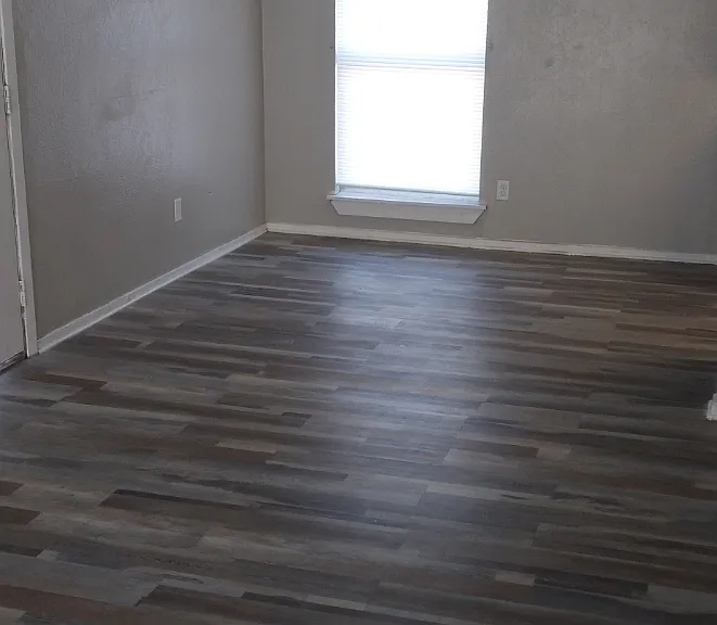 Pointe West Apartments — Photo 7