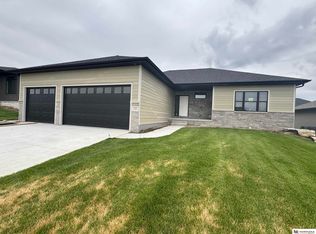 535 108th St, Lincoln, NE 68527