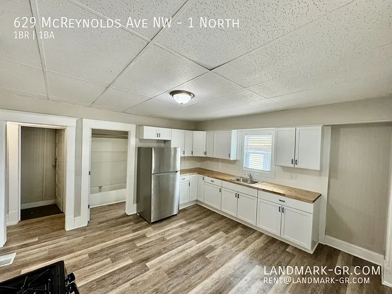 629 McReynolds Ave NW #1-N — Photo 2