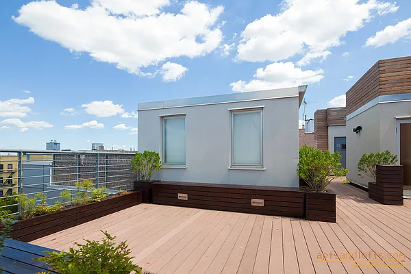 Sold by aptsandlofts.com | media 6
